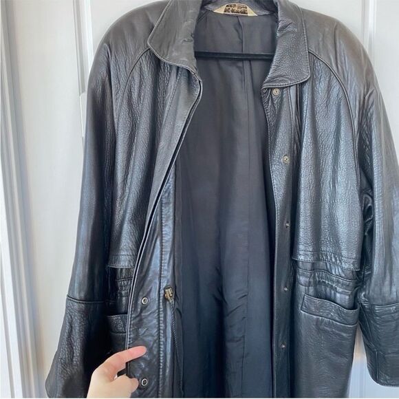SIBYLLE LYN || vintage leather jacket - Picture 11 of 15